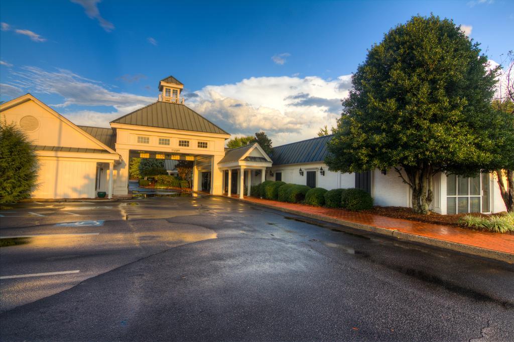 Phoenix Inn Of Greenville Exterior photo